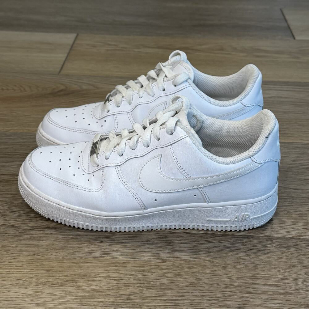 Nike Air Force 1 07’ Sneakers Mens 8.5 Low Triple White Timeless Shoe